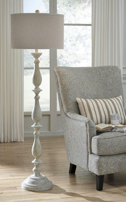Bernadate Lamp Set - 3 Bros Warehouse